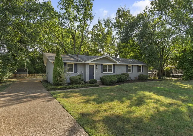 Photo 3 of Single family home for sale at 117 Stable Rd, Franklin, TN 37069 | MLS# 3547191 | Listing updated on 2026-09-16