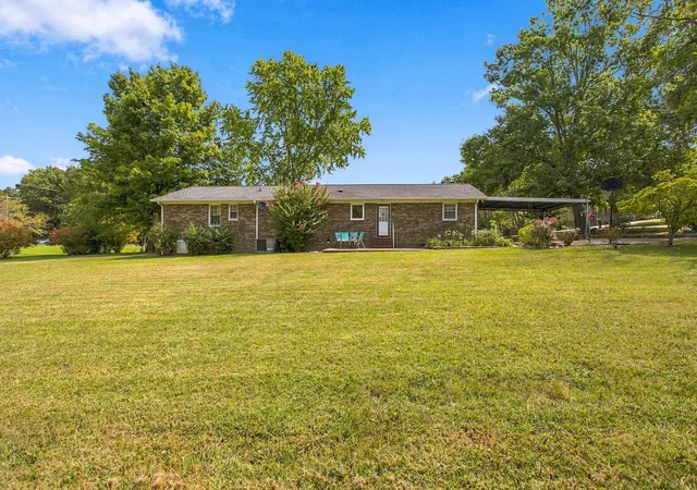 Photo 3 of Single family home for sale at 500 Skyline Dr S, Lewisburg, TN 37091 | MLS# 3547241 | Listing updated on 2026-09-16
