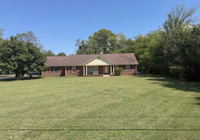 Photo 1 of Single family home for sale at 2007 Bradyville Pike, Murfreesboro, TN 37130 | MLS# 3592805 | Listing updated on 2026-09-16