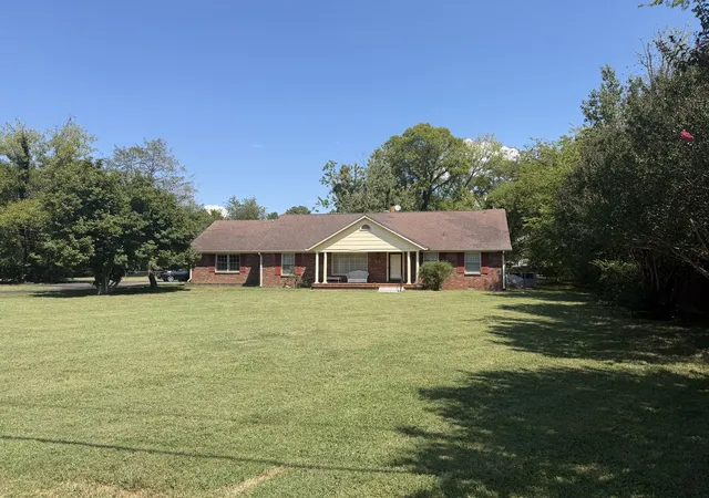 Photo 3 of Single family home for sale at 2007 Bradyville Pike, Murfreesboro, TN 37130 | MLS# 3592805 | Listing updated on 2026-09-16