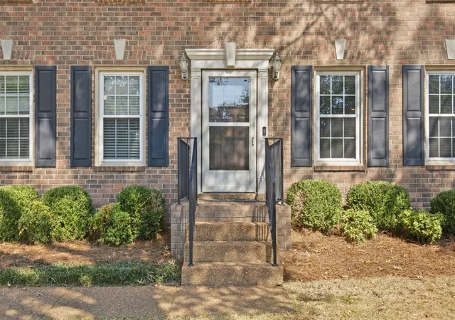 Photo 3 of Single family home for sale at 700 Branch Ct, Franklin, TN 37064 | MLS# 3592819 | Listing updated on 2026-09-22