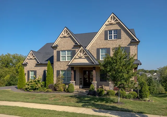 Photo 1 of Single family home for sale at 1006 Cumberland Valley Dr, Franklin, TN 37064 | MLS# 3592044 | Listing updated on 2026-09-22