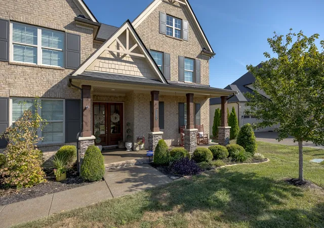 Photo 3 of Single family home for sale at 1006 Cumberland Valley Dr, Franklin, TN 37064 | MLS# 3592044 | Listing updated on 2026-09-22
