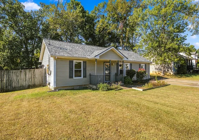 Photo 1 of Single family home for sale at 613 Cedar Bnd Ln, La Vergne, TN 37086 | MLS# 3593837 | Listing updated on 2026-09-17