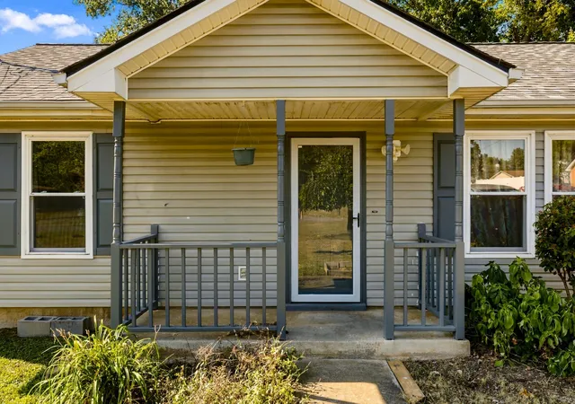 Photo 3 of Single family home for sale at 613 Cedar Bnd Ln, La Vergne, TN 37086 | MLS# 3593837 | Listing updated on 2026-09-17