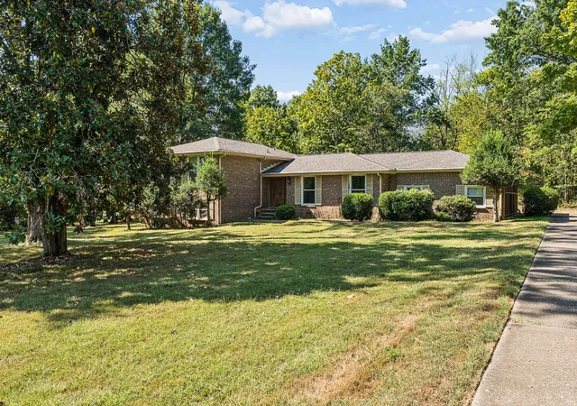 Photo 1 of Single family home for sale at 1203 Montpier Dr, Franklin, TN 37069 | MLS# 3593069 | Listing updated on 2026-09-17