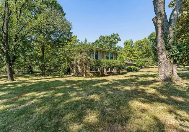 Photo 2 of Single family home for sale at 1203 Montpier Dr, Franklin, TN 37069 | MLS# 3593069 | Listing updated on 2026-09-17