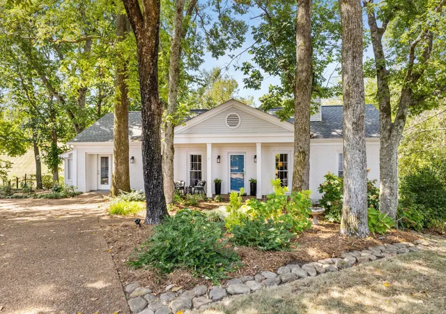 Photo 2 of Sale Pending at 105 Eller Ct, Nashville, TN 37221 | MLS# 3593064 | Listing updated on 2026-09-20