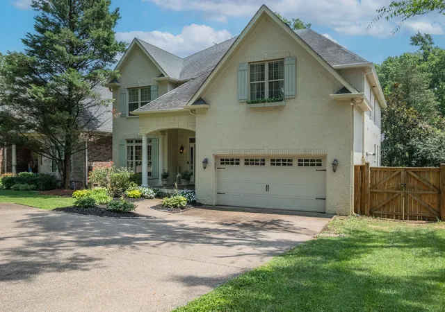 Photo 2 of Townhouse for sale at 210b Page Rd, Nashville, TN 37205 | MLS# 3592788 | Listing updated on 2026-09-16
