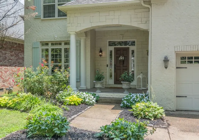 Photo 3 of Townhouse for sale at 210b Page Rd, Nashville, TN 37205 | MLS# 3592788 | Listing updated on 2026-09-16