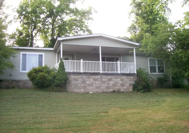 Photo 1 of Manufactured home for sale at 441 Lewallen Holw Ln, Clinton, TN 37716 | MLS# 3592586 | Listing updated on 2026-09-28