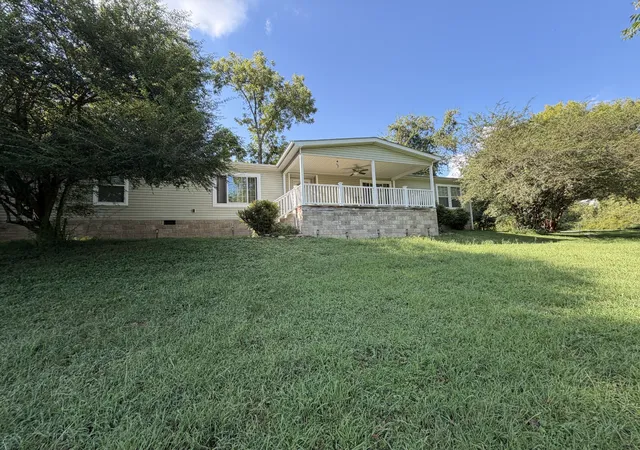 Photo 2 of Manufactured home for sale at 441 Lewallen Holw Ln, Clinton, TN 37716 | MLS# 3592586 | Listing updated on 2026-09-28