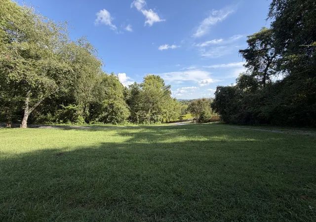 Photo 3 of Manufactured home for sale at 441 Lewallen Holw Ln, Clinton, TN 37716 | MLS# 3592586 | Listing updated on 2026-09-28