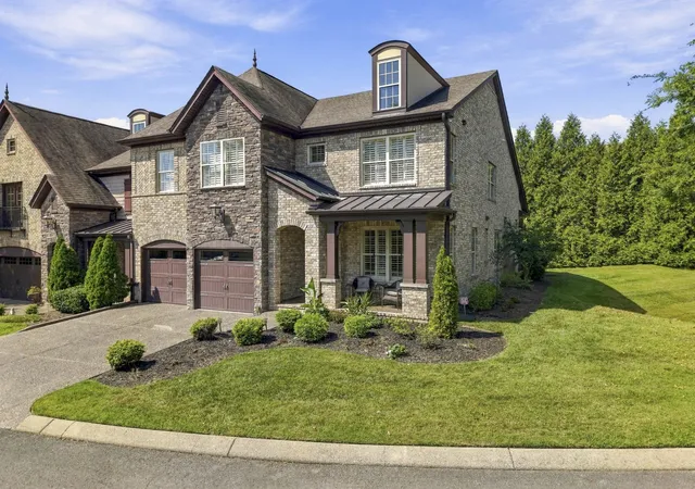 Photo 3 of Townhouse for sale at 118 Village Cir, Lebanon, TN 37087 | MLS# 3593592 | Listing updated on 2026-09-17