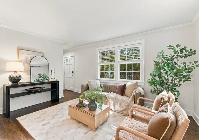 Photo 3 of Single family home for sale at 2722 Sharondale Ct, Nashville, TN 37215 | MLS# 3593870 | Listing updated on 2026-09-17
