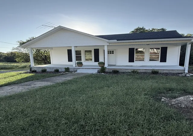 Photo 1 of Single family home for sale at 303 Broadway, Hartsville, TN 37074 | MLS# 3593006 | Listing updated on 2026-09-17