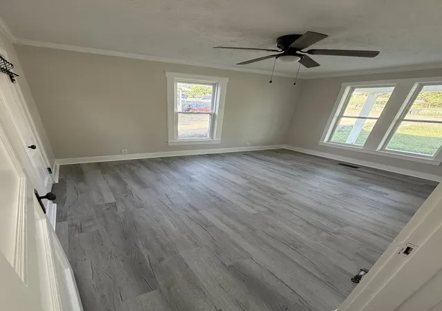 Photo 3 of Single family home for sale at 303 Broadway, Hartsville, TN 37074 | MLS# 3593006 | Listing updated on 2026-09-17