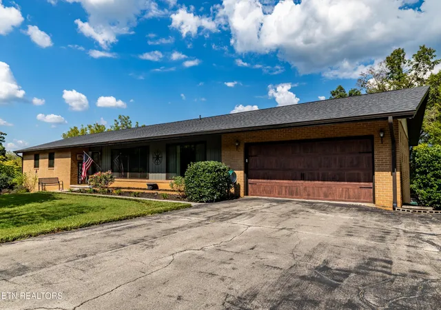Photo 3 of Single family home for sale at 314 Middleton Dr, Townsend, TN 37882 | MLS# 3592351 | Listing updated on 2026-09-17