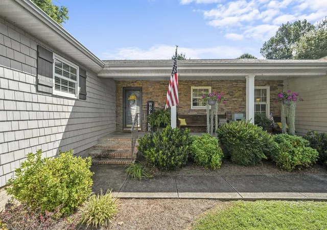 Photo 3 of Single family home for sale at 735 Shadowbrook Rd, Winchester, TN 37398 | MLS# 3593613 | Listing updated on 2026-09-17