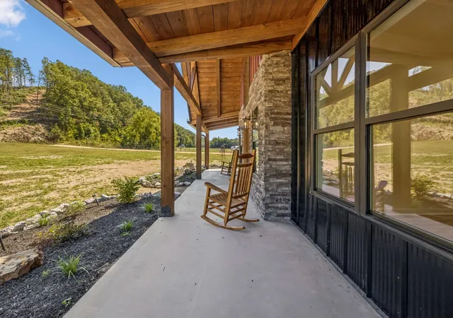 Photo 3 of Single family home for sale at 2961 Lick Crk Rd, Linden, TN 37096 | MLS# 3593226 | Listing updated on 2026-09-16