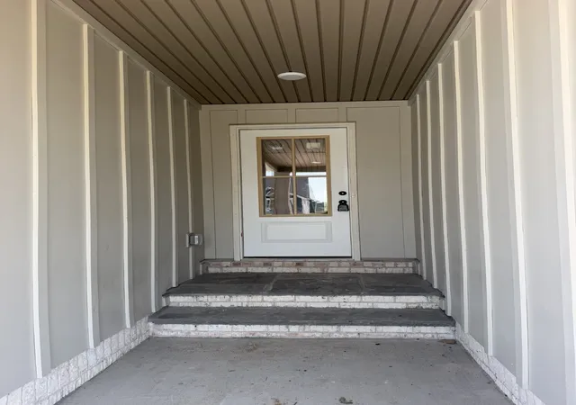 Photo 2 of Single family home for sale at 907 Bankside Dr, Clarksville, TN 37043 | MLS# 3593102 | Listing updated on 2026-09-16