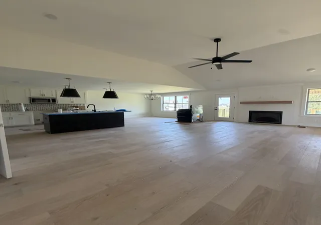 Photo 3 of Single family home for sale at 907 Bankside Dr, Clarksville, TN 37043 | MLS# 3593102 | Listing updated on 2026-09-16
