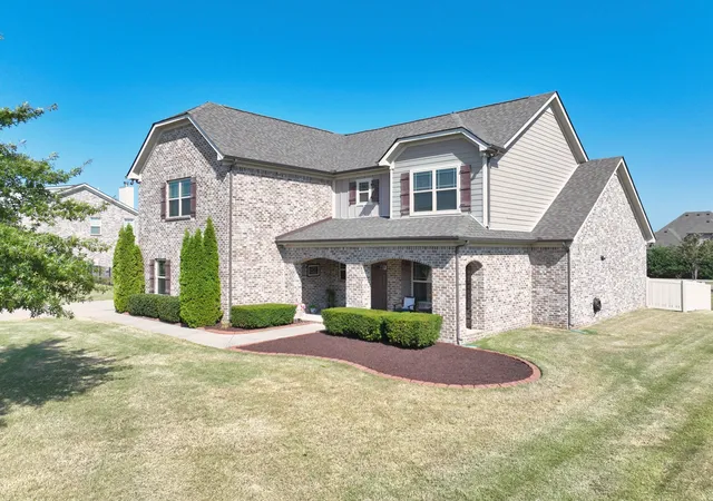 Photo 3 of Single family home for sale at 1118 Britannia Way, Murfreesboro, TN 37129 | MLS# 3593817 | Listing updated on 2026-10-07