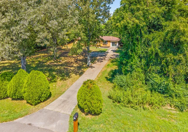 Photo 3 of Single family home for sale at 3651 Oakwood Rd, Woodlawn, TN 37191 | MLS# 3592670 | Listing updated on 2026-09-16
