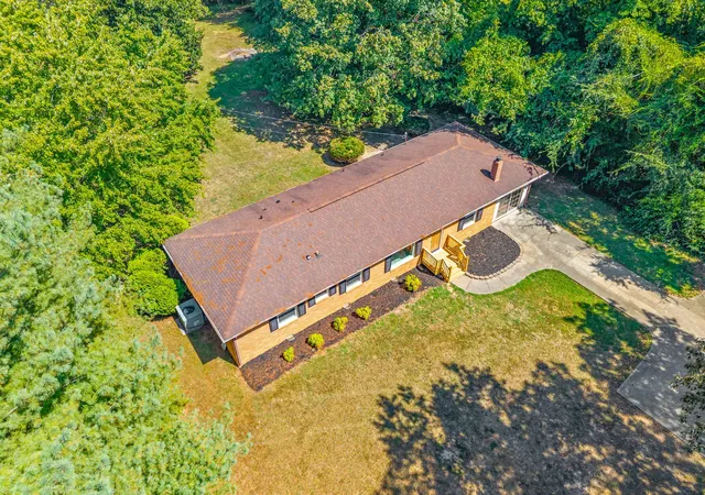 Photo 4 of Single family home for sale at 3651 Oakwood Rd, Woodlawn, TN 37191 | MLS# 3592670 | Listing updated on 2026-09-16