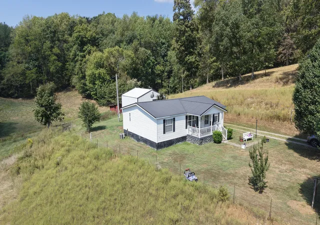 Photo 1 of Manufactured home for sale at 394 Leaths Branch Rd, Westmoreland, TN 37186 | MLS# 3593712 | Listing updated on 2026-09-17