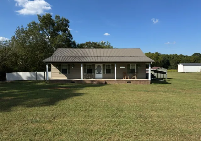 Photo 1 of Single family home for sale at 1070 Brown Prater Rd, Mc Minnville, TN 37110 | MLS# 3593980 | Listing updated on 2026-09-28