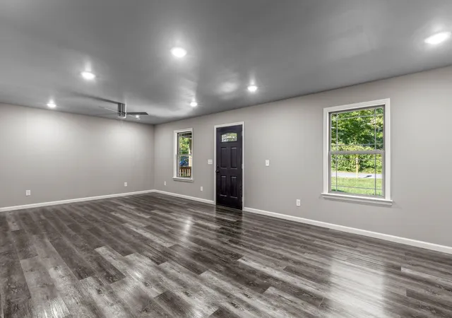 Photo 4 of Single family home for sale at 205 Cavender St, La Fayette, GA 30728 | MLS# 3592649 | Listing updated on 2026-09-28