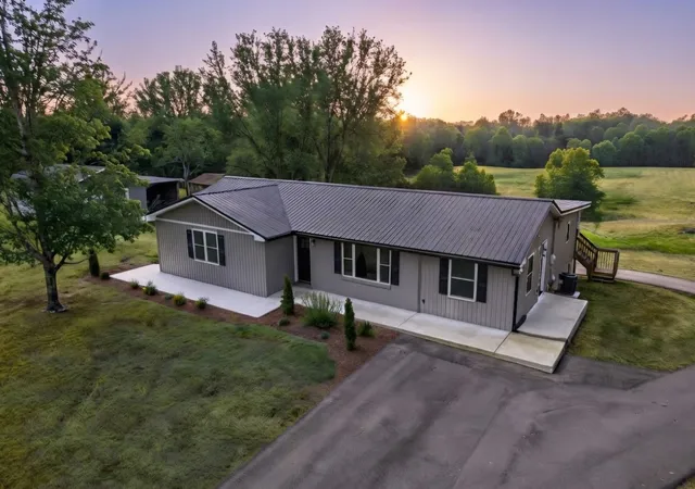 Photo 2 of Single family home for sale at 1277 Blf Springs Rd, Mc Minnville, TN 37110 | MLS# 3592822 | Listing updated on 2026-09-30
