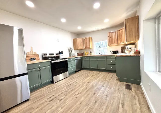 Photo 3 of Manufactured home for sale at 1625 Highway 48 S, Dickson, TN 37055 | MLS# 3594107 | Listing updated on 2026-09-17