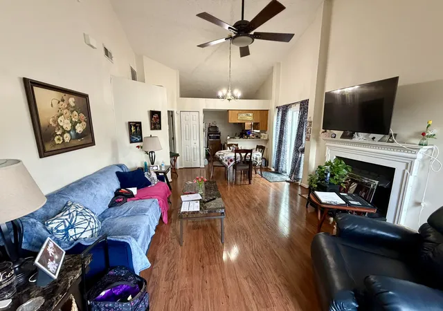 Photo 4 of Single family home for sale at 704 Maple Pl, Nashville, TN 37216 | MLS# 3593292 | Listing updated on 2026-09-18