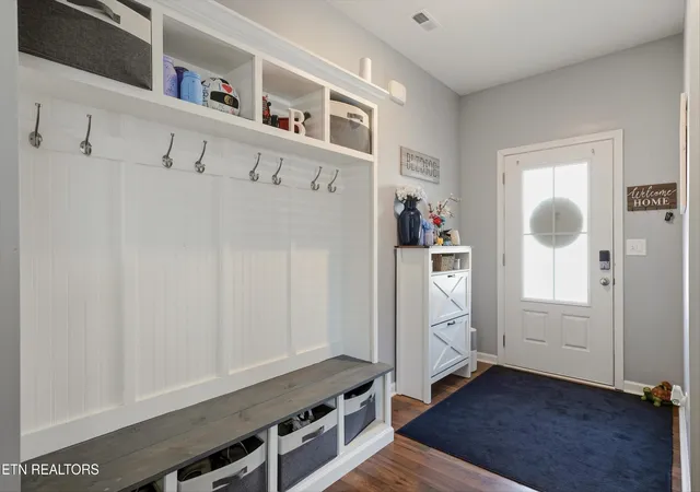 Photo 3 of Single family home for sale at 2894 Red Barn Rd, Knoxville, TN 37931 | MLS# 3592779 | Listing updated on 2026-09-16