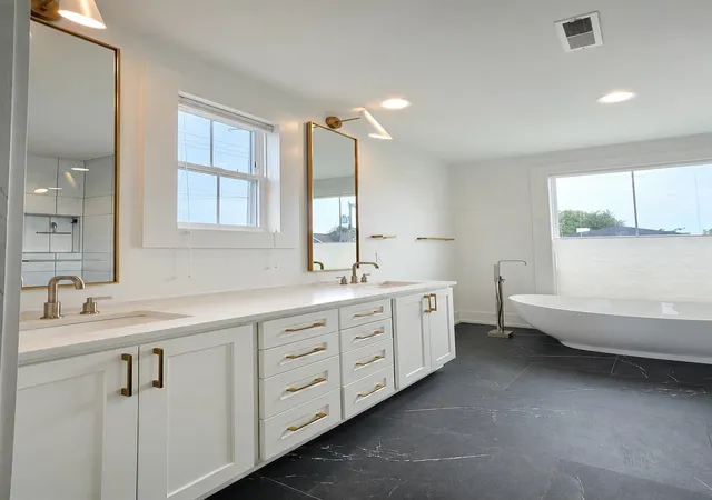Photo 4 of Single family home for sale at 725 Park Cir, Nashville, TN 37205 | MLS# 3592955 | Listing updated on 2026-09-18