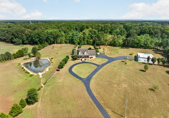 Photo 4 of Single family home for sale at 346 Parkway Rd, Tullahoma, TN 37388 | MLS# 3592909 | Listing updated on 2026-09-18