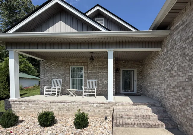 Photo 2 of Single family home for sale at 1136 Slaters Crk Rd, Goodlettsville, TN 37072 | MLS# 3592924 | Listing updated on 2026-09-16