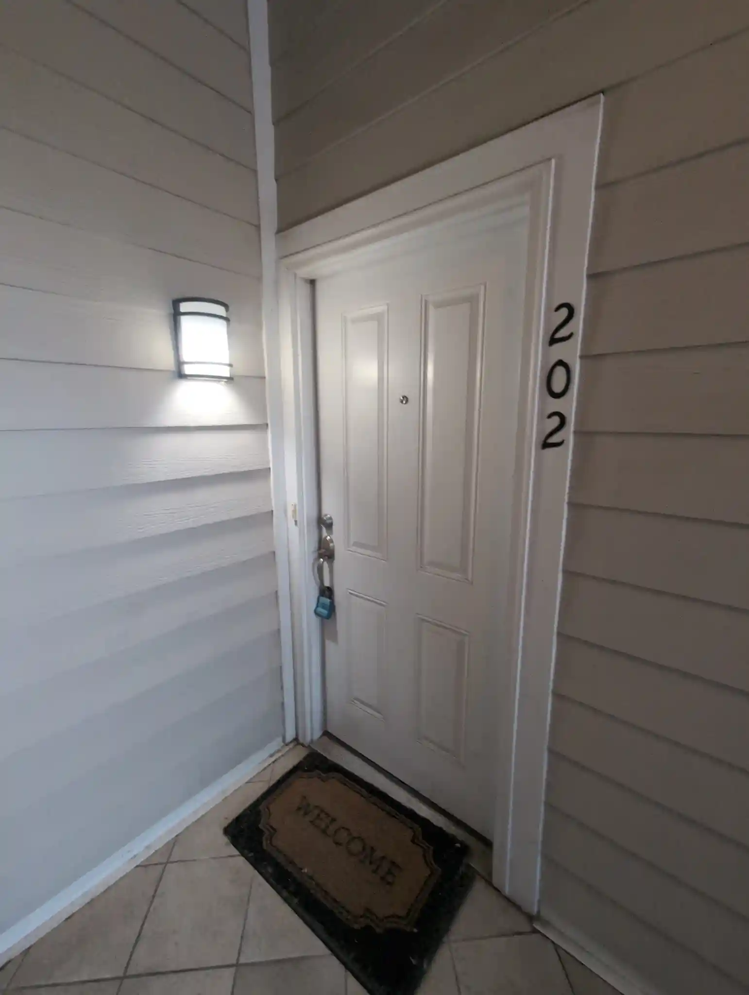 Listing Photo 2 - Condo for sale in 7009 Lenox Vlg Dr located at 7009 Lenox Vlg Dr, Nashville, TN 37211 - Unit #202