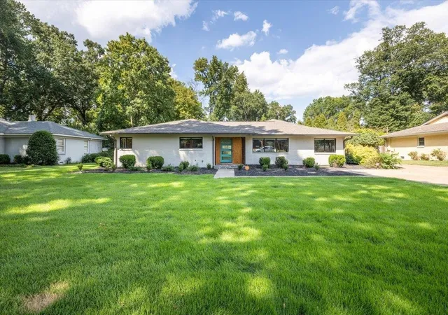 Photo 1 of Single family home for sale at 5170 Cole Rd, Memphis, TN 38117 | MLS# 3592964 | Listing updated on 2026-09-17