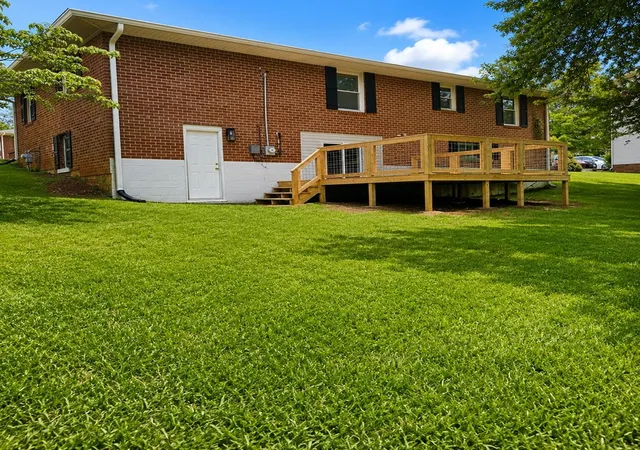 Photo 4 of Single family home for sale at 250 East 16th St, Cookeville, TN 38501 | MLS# 3593017 | Listing updated on 2026-09-16