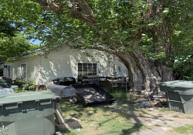 Photo 1 of Single family home for sale at 304 20th Avenue E, Springfield, TN 37172 | MLS# 3593052 | Listing updated on 2026-09-16