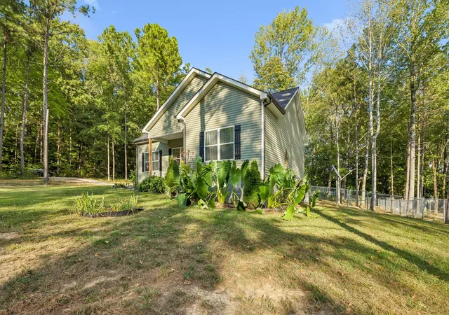 Photo 3 of Single family home for sale at 101 Cordle Ct, Charlotte, TN 37036 | MLS# 3593113 | Listing updated on 2026-09-17