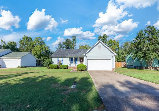 Photo 3 of Single family home for sale at 227 Buttonwood Dr, Jackson, TN 38305 | MLS# 3593157 | Listing updated on 2026-09-18