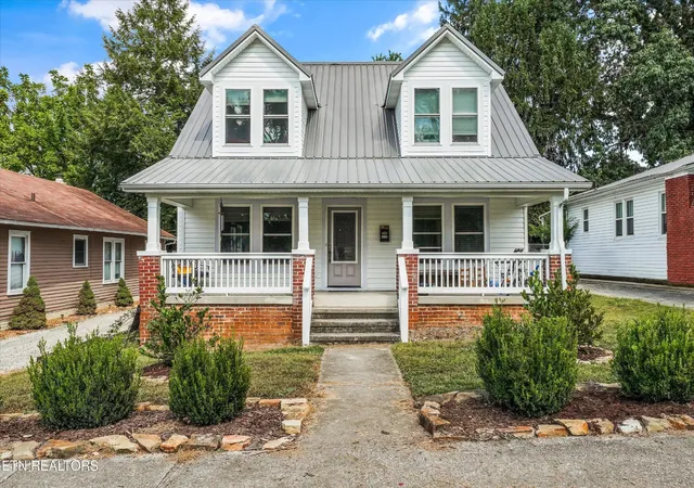 Single family home for sale at 3104 Orlando St, Knoxville, TN 37917 | MLS# 3593095