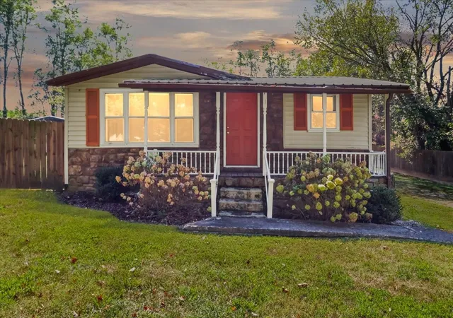 Photo 2 of Single family home for sale at 401 Orange St, Scottsville, KY 42164 | MLS# 3593117 | Listing updated on 2026-09-27