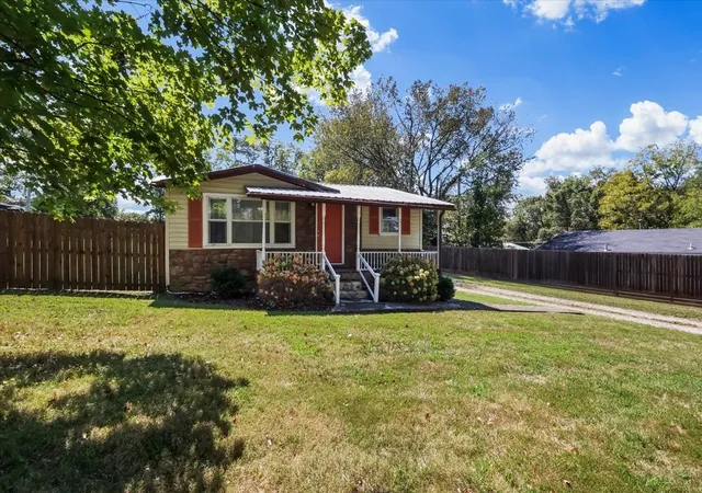 Photo 3 of Single family home for sale at 401 Orange St, Scottsville, KY 42164 | MLS# 3593117 | Listing updated on 2026-09-27