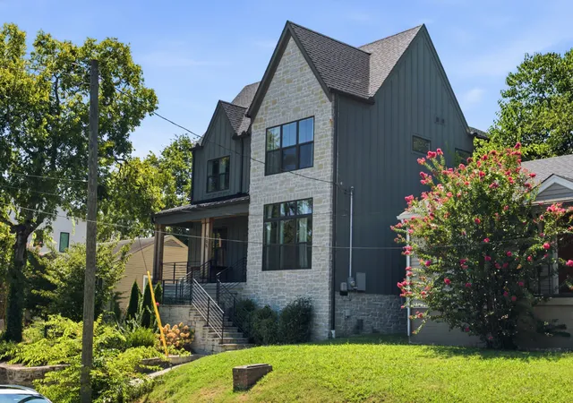 Photo 3 of Single family home for sale at 305 Chamberlin St, Nashville, TN 37209 | MLS# 3593581 | Listing updated on 2026-10-09