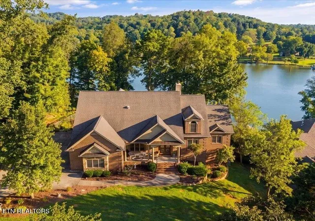 Photo 3 of Single family home for sale at 5105 Buckhead Tr, Knoxville, TN 37919 | MLS# 3593126 | Listing updated on 2026-09-16